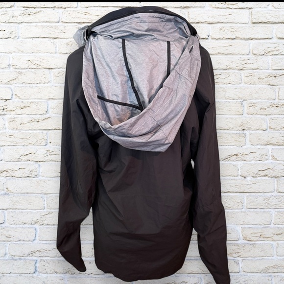 Nike Men's Black and Gray Jacket with Foldable Hood Sz Medium - Picture 9 of 15